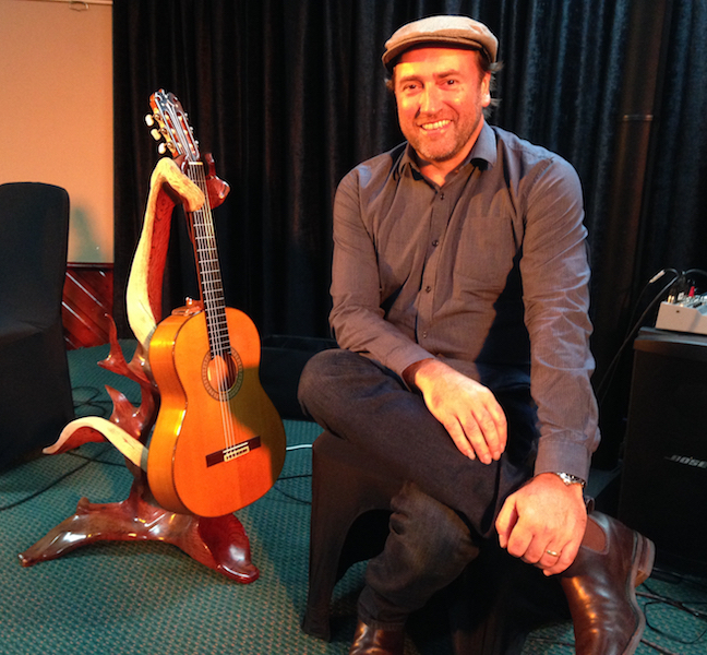Bulerias Guitar Stand with Andrew Vivers